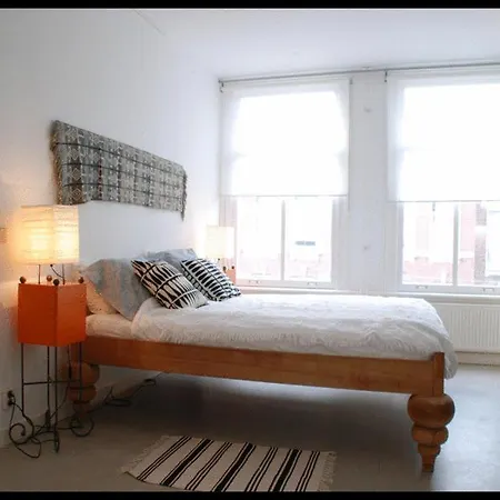 Bed & Breakfast Colours In De Pijp 2*